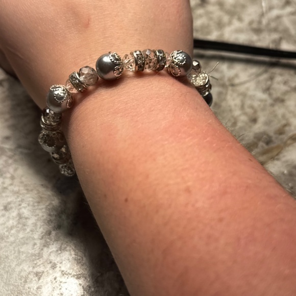 Silver/clear beaded bracelet - Picture 2 of 2